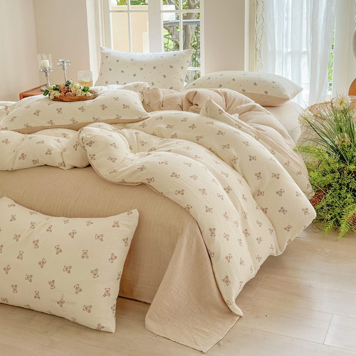 91家纺网 家纺一手货源 找家纺 木楌  2025新款全棉A类皱皱纱印花四件套 赫本熊