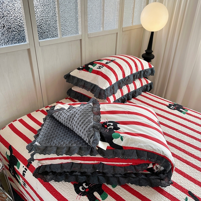 91家纺网 家纺一手货源 找家纺 佰织鑫家居 2024新款秋冬全棉法式床盖款豆豆被四件套 时尚黑猫