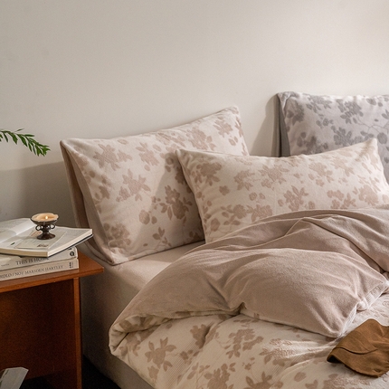 华超针织 2024新款雕花绒四件套-繁花+花千朵系列 花千朵-奶茶