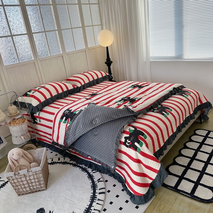 91家纺网 家纺一手货源 找家纺 佰织鑫家居 2024新款秋冬全棉法式床盖款豆豆被四件套 时尚黑猫