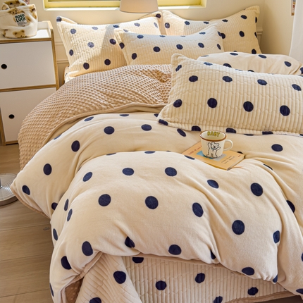 91家纺网 家纺一手货源 找家纺 元熙 2024新款印花小清新韩国绒牛奶绒豆豆床盖四件套-波点