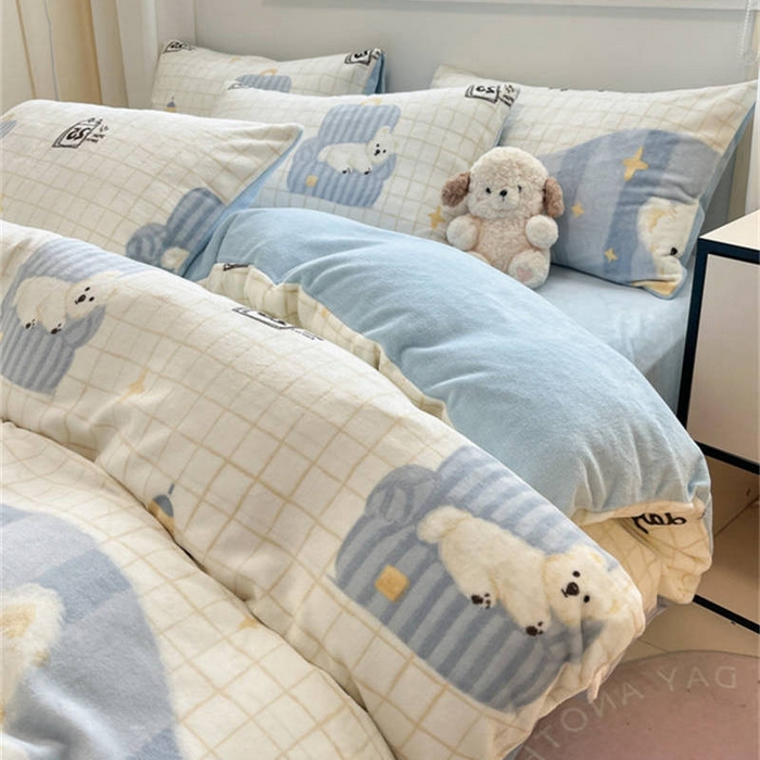 91家纺网 家纺一手货源 找家纺 捌月 2024新款童话镇系列高克重印花牛奶绒四件套卡通小清新加厚保暖绒套件 班尼