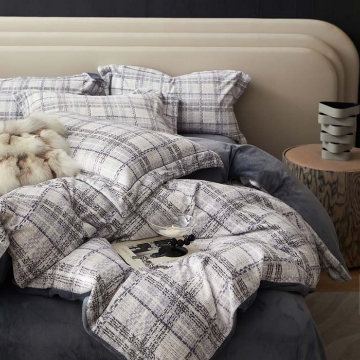 91家纺网 家纺一手货源 找家纺 金奇达家纺 2024秋冬新品保暖加厚绒类热氧™绒绒四件套-【格里克】（全网控价{折后券后}不低于258元） 小香灰