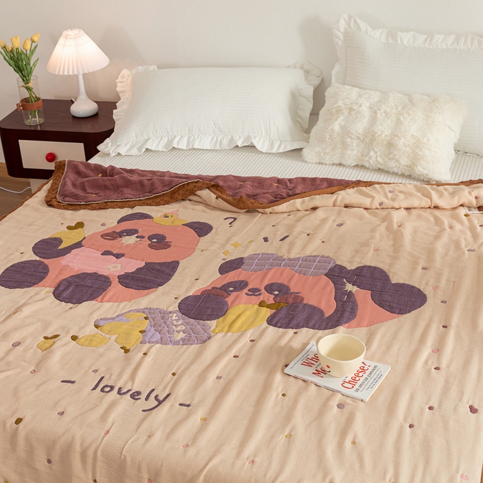 91家纺网 家纺一手货源 找家纺 乐家毛巾被 2024新款十层纱布泡芙被 两只熊猫粉