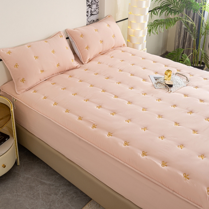 91家纺网 家纺一手货源 找家纺 米柳家纺 2024新款水洗棉大豆夹棉床笠 蝴蝶结-粉玉