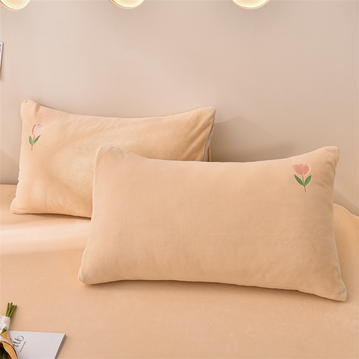 91家纺网 家纺一手货源 找家纺 笙意家纺 2025新款A类牛奶绒花卉刺绣单床笠 郁金香-香槟