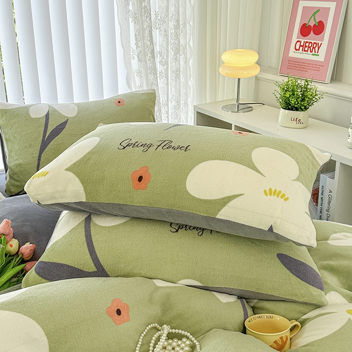 91家纺网 家纺一手货源 找家纺 觅妮家纺 2025新款高克重秋冬加厚印花牛奶绒四件套 花漫