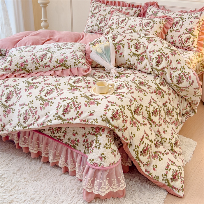 91家纺网 家纺一手货源 找家纺 铠畅 2025新款加厚牛奶绒床盖四件套 花语