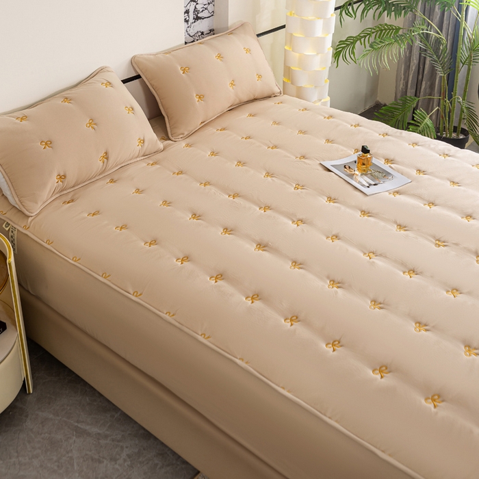 91家纺网 家纺一手货源 找家纺 米柳家纺 2024新款水洗棉大豆夹棉床笠 蝴蝶结-浅咖