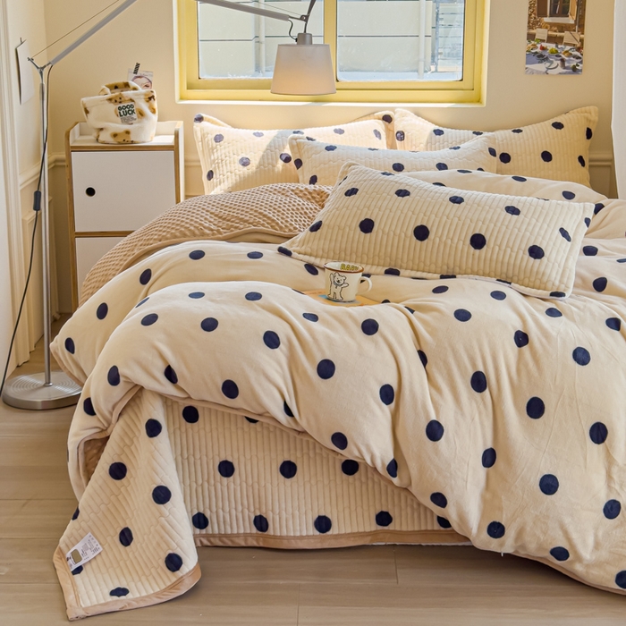 91家纺网 家纺一手货源 找家纺 元熙 2024新款印花小清新韩国绒牛奶绒豆豆床盖四件套-波点
