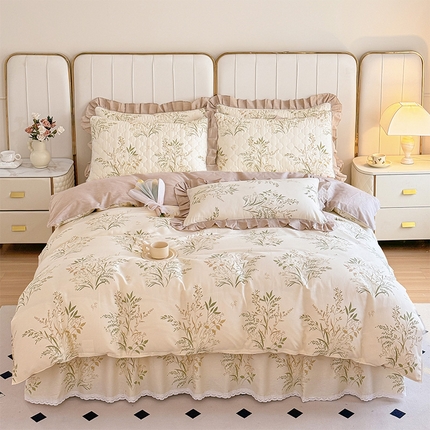 91家纺网 家纺一手货源 找家纺 （总）爱妮玖玖家纺 2024新款全棉印花小蕾丝夹棉床裙配双针被套