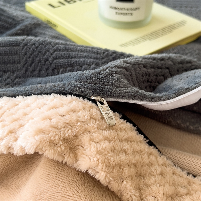 91家纺网 家纺一手货源 找家纺 丝幔家纺 2025新款A类暖绒提花雕花绒保暖四件套 星空灰