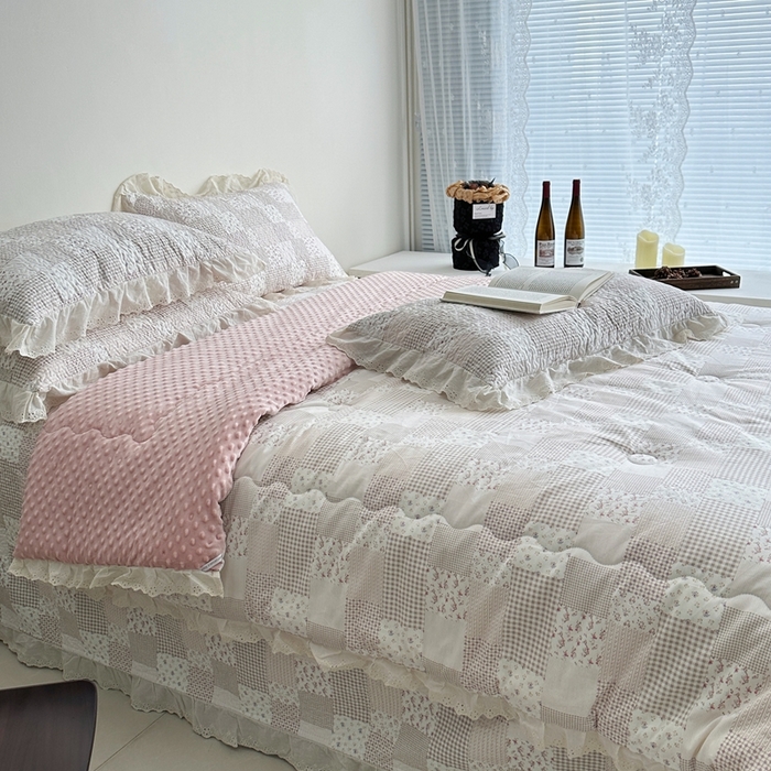 91家纺网 家纺一手货源 找家纺 佰织鑫家居 2024新款秋冬全棉法式床盖款豆豆被四件套 芳柔