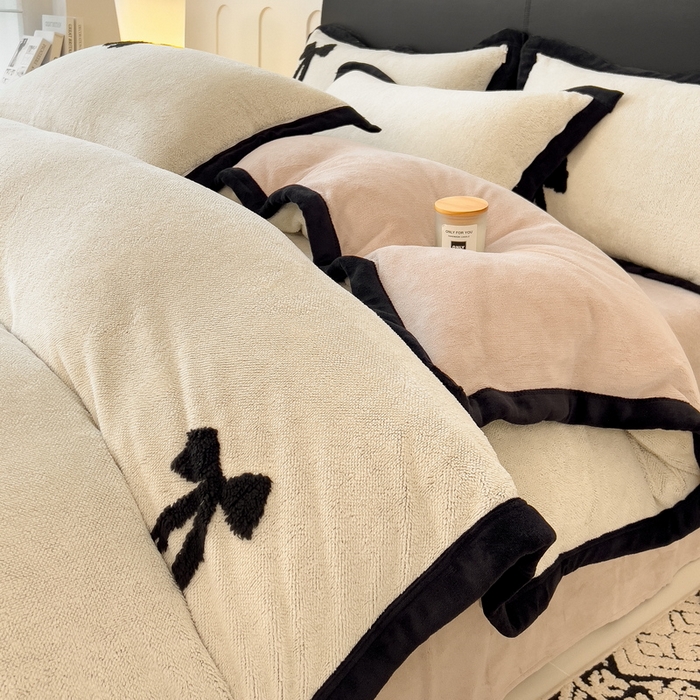 91家纺网 家纺一手货源 找家纺 丝羽坊 2024新款阳离子舒棉绒牛奶绒提花四件套 蝴蝶结-奶白