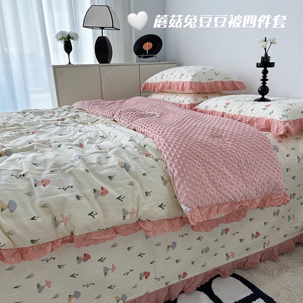 91家纺网 家纺一手货源 找家纺 佰织鑫家居 2024新款秋冬全棉法式床盖款豆豆被四件套 蘑菇兔