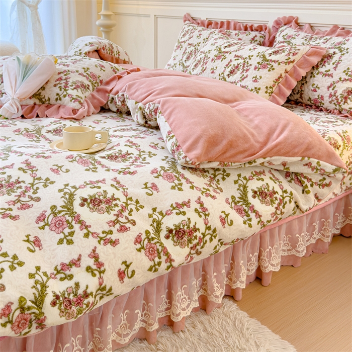 91家纺网 家纺一手货源 找家纺 铠畅 2025新款加厚牛奶绒床盖四件套 花语