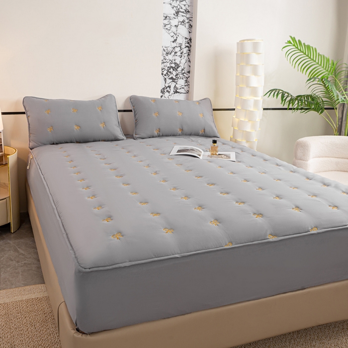 91家纺网 家纺一手货源 找家纺 米柳家纺 2024新款水洗棉大豆夹棉床笠 蝴蝶结-雅灰