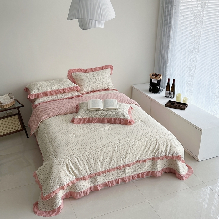 91家纺网 家纺一手货源 找家纺 佰织鑫家居 2024新款秋冬全棉法式床盖款豆豆被四件套 花蜜