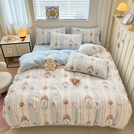 91家纺网 家纺一手货源 找家纺 （总）捌月 2024新款童话镇系列高克重印花牛奶绒四件套卡通小清新加厚保暖绒套件