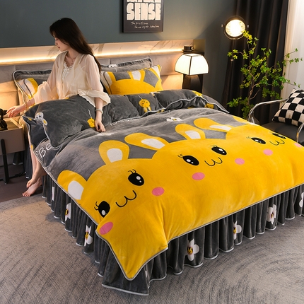 91家纺网 家纺一手货源 找家纺 (总）曼尼2025新品高克重直播印花牛奶绒四件套床裙款法莱绒金貂珊瑚绒