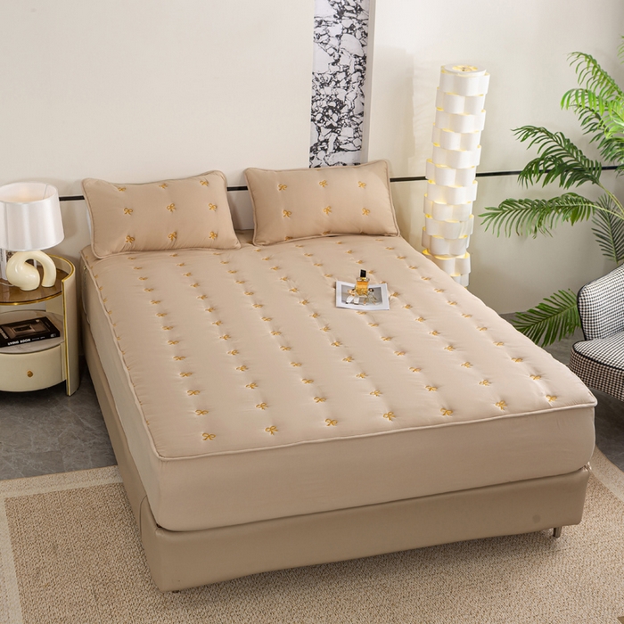 91家纺网 家纺一手货源 找家纺 米柳家纺 2024新款水洗棉大豆夹棉床笠 蝴蝶结-浅咖