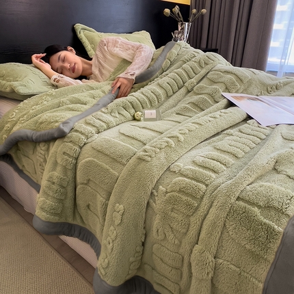 91家纺网 家纺一手货源 找家纺 （总）慕木家纺 2025新品A类纯色min舒棉绒毛毯雕花剪花多功能盖毯（可供跨境外贸抽空爆款首选）