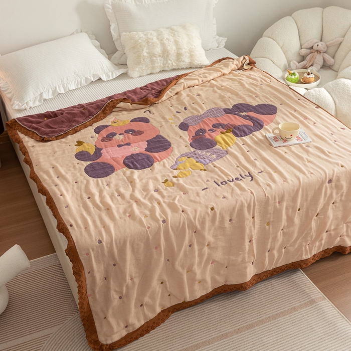 91家纺网 家纺一手货源 找家纺 乐家毛巾被 2024新款十层纱布泡芙被 两只熊猫粉