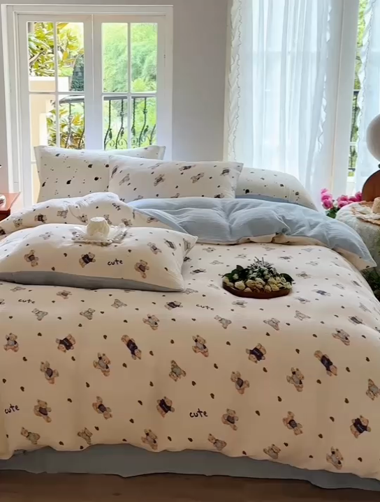 91家纺网 家纺一手货源 找家纺 木楌  2025新款全棉A类皱皱纱印花四件套 彼得熊