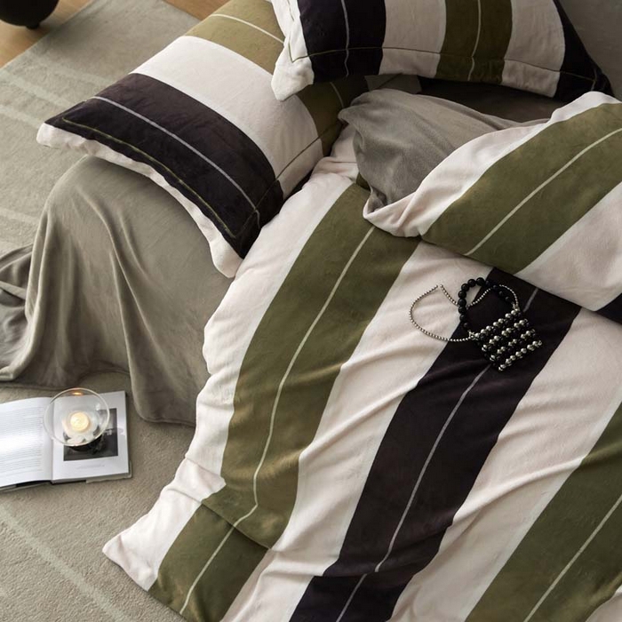 91家纺网 家纺一手货源 找家纺 金奇达家纺 2024秋冬新品保暖加厚绒类热氧™绒绒四件套-【格里克】（全网控价{折后券后}不低于258元） 云川