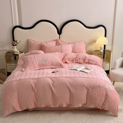 91家纺网 家纺一手货源 找家纺 （总）乐坊 2024新款浪漫玫瑰系列全消光兔毛刺绣四件套