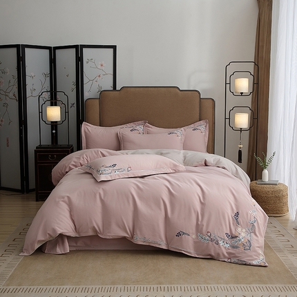 91家纺网 家纺一手货源 找家纺 金纱玉纺家纺 2024新款百分之百全棉新款轻奢刺绣四件套-恬静时光 恬静时光-浅紫