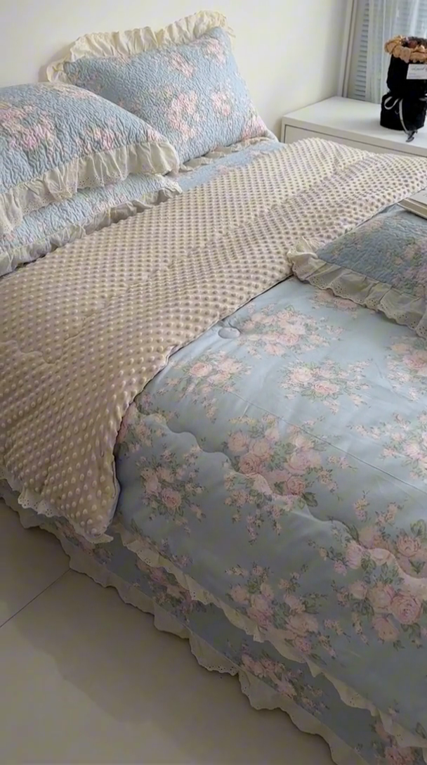 91家纺网 家纺一手货源 找家纺 佰织鑫家居 2024新款秋冬全棉法式床盖款豆豆被四件套 苏里南