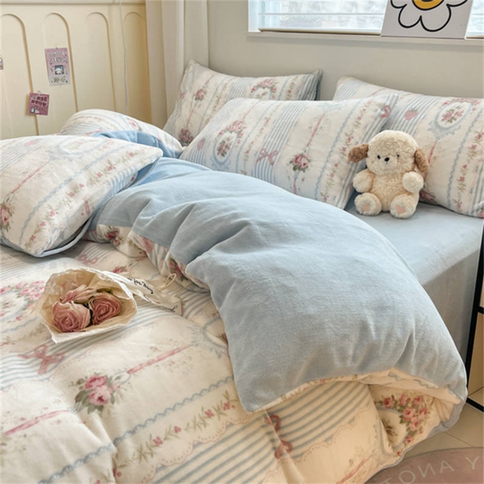 91家纺网 家纺一手货源 找家纺 捌月 2024新款童话镇系列高克重印花牛奶绒四件套卡通小清新加厚保暖绒套件 梦乐兔