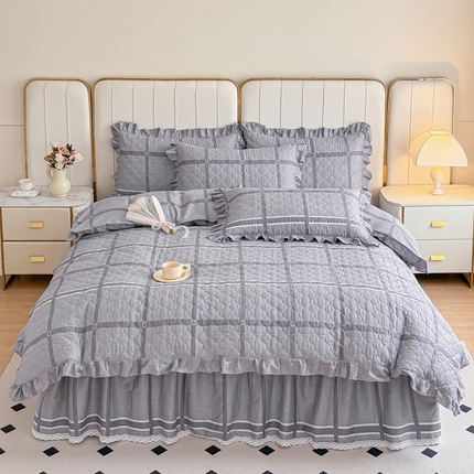 91家纺网 家纺一手货源 找家纺 （总）爱妮玖玖家纺 2024新款全棉印花小蕾丝夹棉床裙配夹棉被套四件套