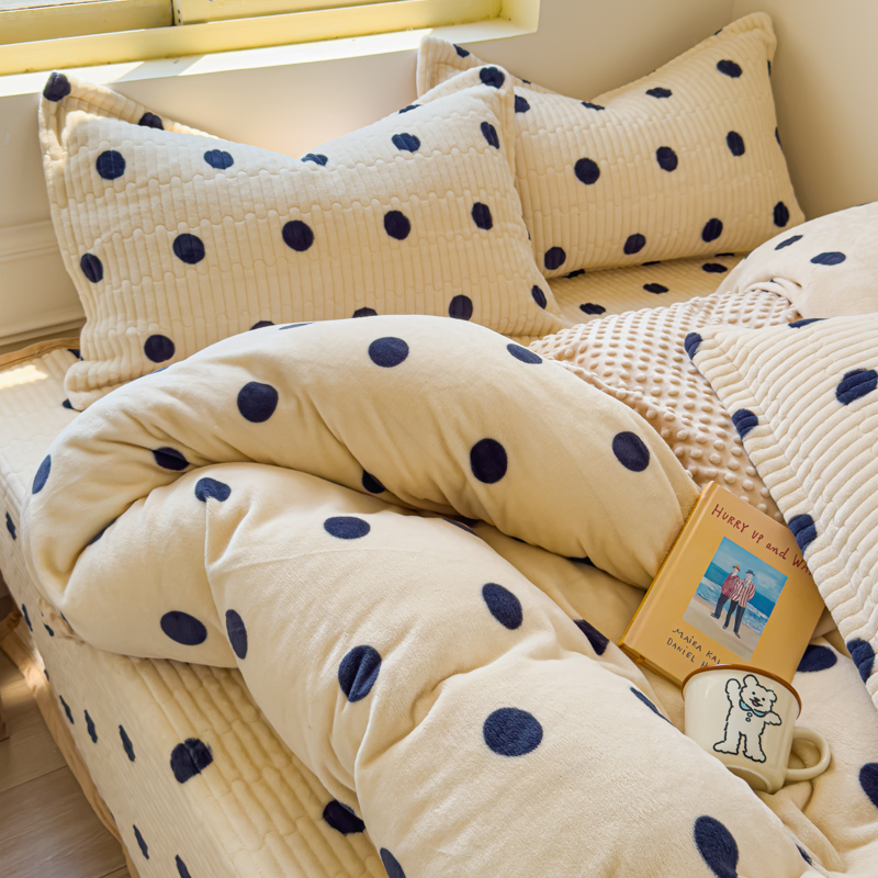 91家纺网 家纺一手货源 找家纺 元熙 2024新款印花小清新韩国绒牛奶绒豆豆床盖四件套-波点