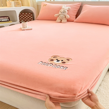 91家纺网 家纺一手货源 找家纺 （总）笙意家纺 2025新款牛奶绒卡通单品刺绣床笠