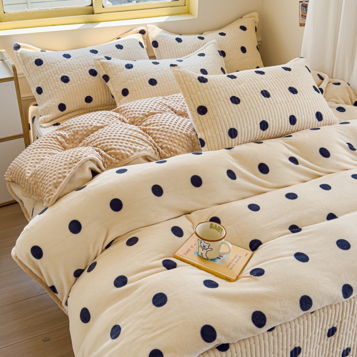 91家纺网 家纺一手货源 找家纺 元熙 2024新款印花小清新韩国绒牛奶绒豆豆床盖四件套-波点