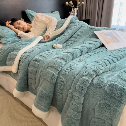 91家纺网 家纺一手货源 找家纺 （总）慕木家纺 2025新品A类纯色min舒棉绒毛毯雕花剪花多功能盖毯（可供跨境外贸抽空爆款首选）