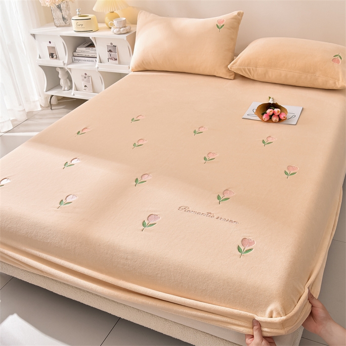 91家纺网 家纺一手货源 找家纺 笙意家纺 2025新款A类牛奶绒花卉刺绣单床笠 郁金香-香槟