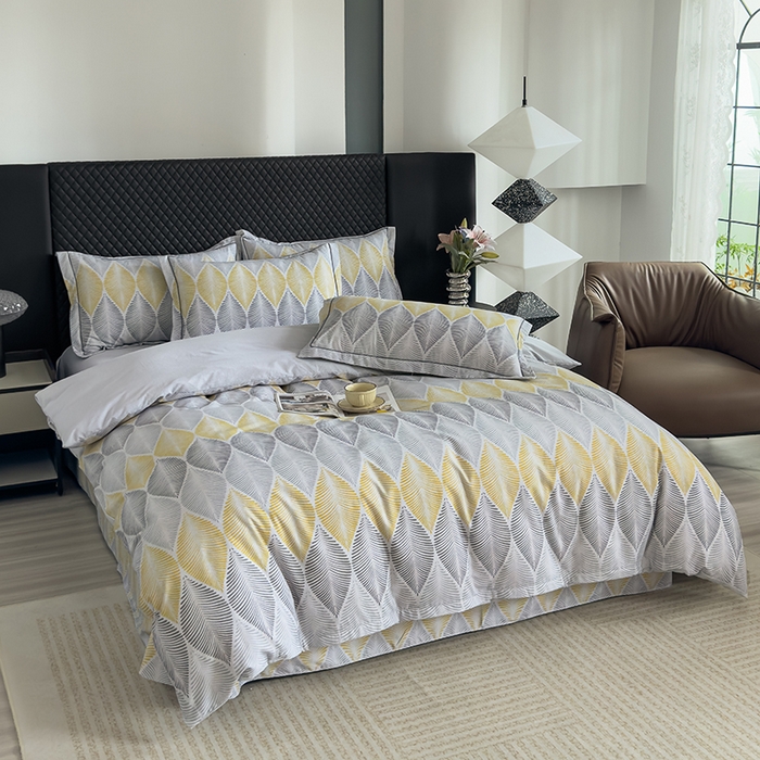 91家纺网 家纺一手货源 找家纺 新月家纺（锦威郎） 2024新款全棉加厚长绒棉数码印花四件套系列 时光信笺-灰