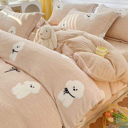 91家纺网 家纺一手货源 找家纺 （总）简如 2025新款加厚220克牛奶绒印花四件套