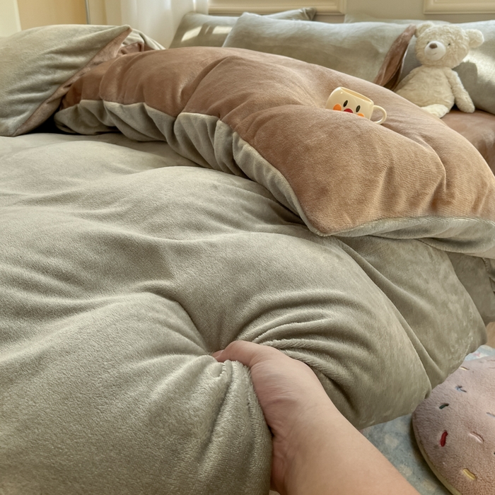 91家纺网 家纺一手货源 找家纺 慕澄家纺 2024新款纯色双拼牛奶绒四件套 灰+浅棕