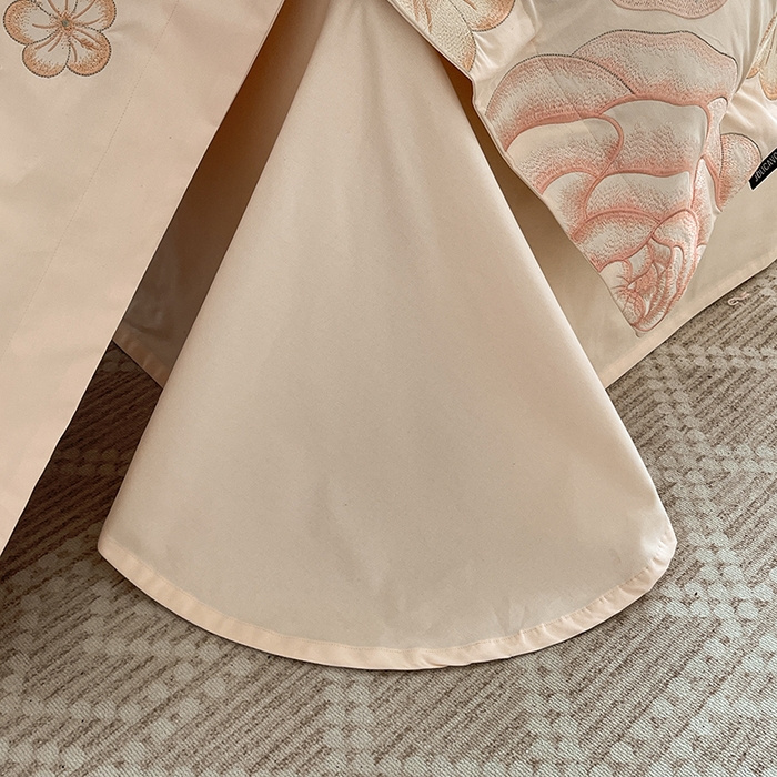 91家纺网 家纺一手货源 找家纺  【秋冬爆款】A类母婴级全棉磨毛四件套纯棉重工刺绣花轻奢风床单床笠款新疆棉高奢床上用品 缇菲-白桃