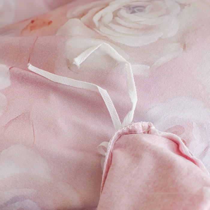 91家纺网 家纺一手货源 找家纺 新月家纺（锦威郎） 2024新款全棉加厚长绒棉数码印花四件套系列 花田物语-粉