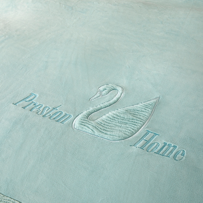 91家纺网 家纺一手货源 找家纺 新月家纺（锦威郎） 2024新款高克重牛奶绒全消光绗缝床盖床单四件套 淡湖绿