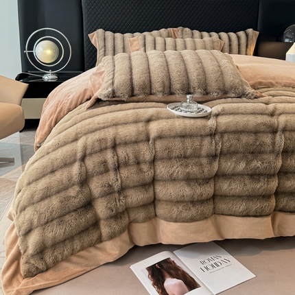 91家纺网 家纺一手货源 找家纺 （总）2025新款冬季宽边条纹兔兔绒牛奶绒四件套