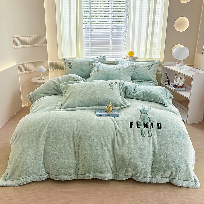 91家纺网 家纺一手货源 找家纺 新月家纺（锦威郎） 2024新款纯色保暖萌萌兔床盖四件套 萌兔湖蓝色