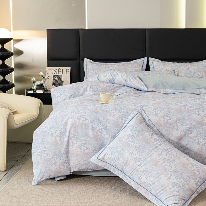 91家纺网 家纺一手货源 找家纺 新月家纺（锦威郎） 2024新款全棉加厚长绒棉数码印花四件套系列 花入迷颜-蓝