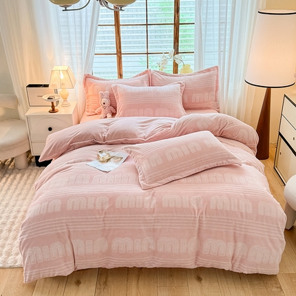 91家纺网 家纺一手货源 找家纺 2025新款A类高克重牛奶绒着色烂花绒系列-单被套 芬妮