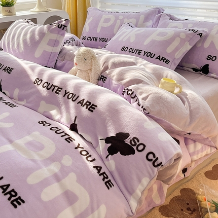 91家纺网 家纺一手货源 找家纺 （总）简如 2025新款加厚220克牛奶绒印花四件套